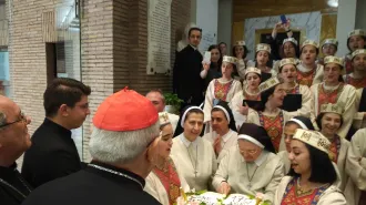 Il Cardinale Sandri dalle suore armene che sopravvissero al Grande Male 