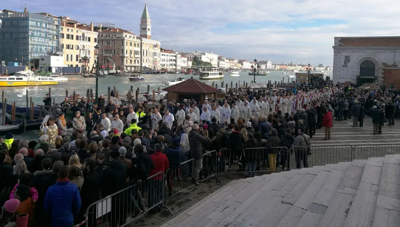 La processione consueta dalla Madonna della Salute |  | Patriarcato di Venezia
