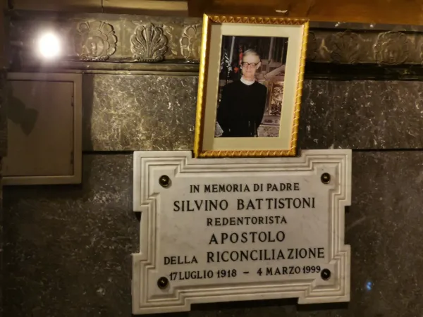 La lapide in ricordo di Padre Silvino Battistoni, CSSR |  | ACI Stampa 