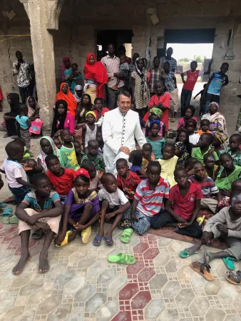 Don Mario Alexis Portella in Nigeria con i sopravvissuti di Boko Haram  | Don Mario Alexis Portella