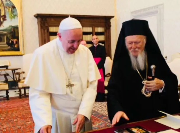 Papa Francesco e Bartolomeo | Papa Francesco e Bartolomeo durante l'incontro in Vaticano del 26 maggio 2018 | Vatican Pool