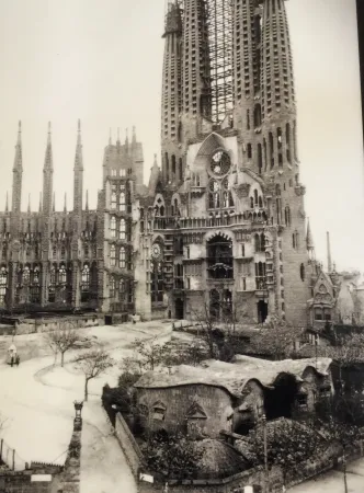 Una foto del cantiede della Sagrada familia al tempo di Antonio Gaudì |  | Museo della Sagrada Familia