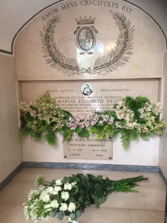 La tomba di Santa Maria Elisabetta Hessleblad nella Casa di Piazza Farnese |  | AA