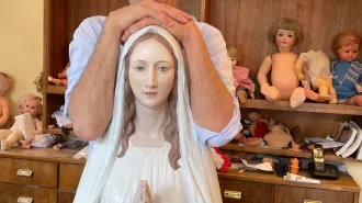 Germania,  Offermann, il restauratore delle bambole ha riparato la statua della Madonna 