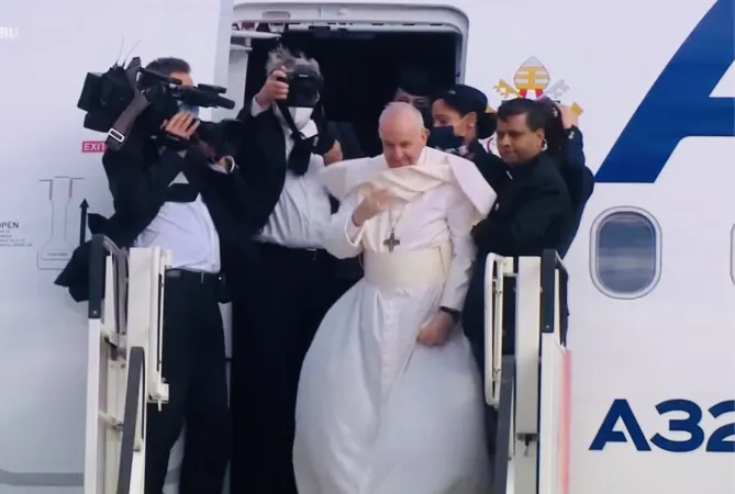 Papa Francesco, congedo dalla Grecia |  | Vatican Media / ACI Group