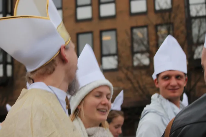 Studenti vestiti da Papa a Lund |  | AA