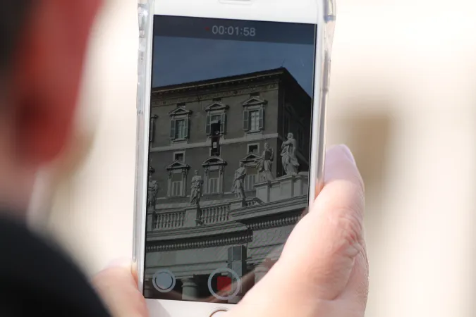 L'angelus in Piazza San Pietro  |  | Lucia Ballester/ CNA