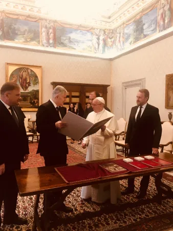 Papa Francesco e i tre presidenti della Bosnia Erzegovina |  | VG; ACI stampa