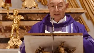 Il Cardinale De Donatis: "Anche se non è possibile un abbraccio, siamo una cosa sola"