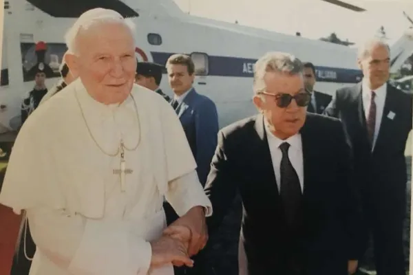 Una foto di Giovanni Paolo II ed Enrico Marinelli
 / Foto: Da "Papa Wojtyła e il Generale"