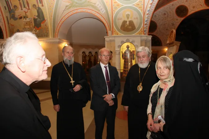 Il vescovo Teemu Sippo di Helsinki (il primo sulla sinistra) con una delegazione ecumenica finlandese durante una recente visita al Patriarcato di Mosca | mospat.ru