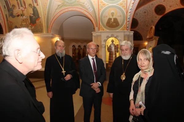 Il vescovo Teemu Sippo di Helsinki (il primo sulla sinistra) con una delegazione ecumenica finlandese durante una recente visita al Patriarcato di Mosca / mospat.ru
