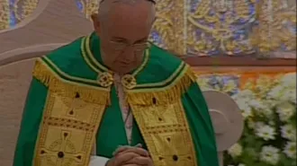 Papa Francesco ai sacerdoti paraguayani: “Preghiamo saldi come un campanile”