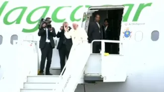 Papa Francesco rientra a Roma: concluso il viaggio apostolico in Africa 