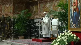 Messa Crismale, Papa Francesco: "La Croce non si negozia, ci libera dal Maligno"