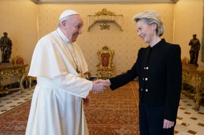 Papa Francesco con Ursula von der Leyen |  | Vatican Media - ACI Group