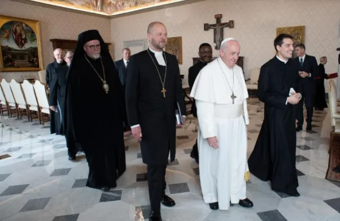 Il Papa con la delegazione luterana finlandese nel gennaio 2020 |  | Vatican Media - ACI Group