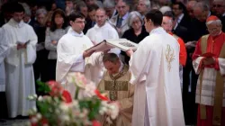 Un momento dell'ordinazione episcopale di Mons. Zuppi / santegidio.org