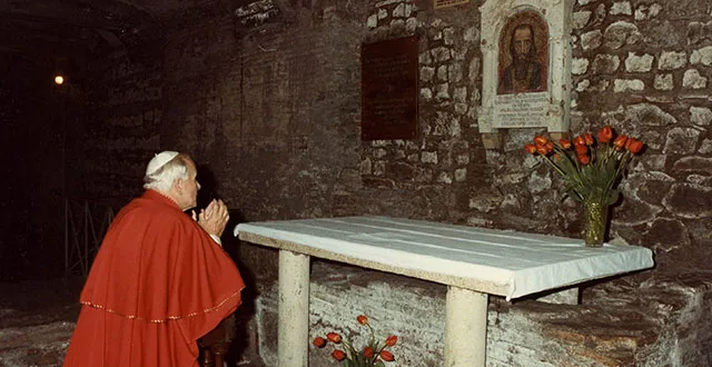 Giovanni Paolo II a San Clemente a Roma il 15 febbraio del 1985 |  | www.basilicasanclemente.com