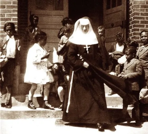 Katharine Drexel | Una foto che raffigura Santa Katharine Drexel nel suo impegno di apostoloto | St. Katharine Drexel Prep School 