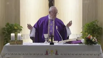 Il Papa: "Dio è ferito dalle nostre infedeltà"