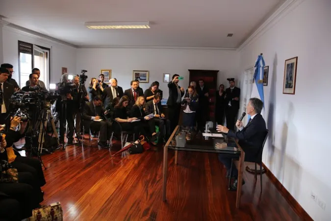 Mauricio Macrì | Il presidente argentino Mauricio Macrì durante la conferenza stampa dopo l'incontro con Papa Francesco, 27 febbraio 2016 | Daniel Ibanez / ACI Group