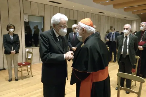 Un incontro tra il Cardinale Bassetti e il presidente Mattarella / youtube