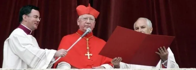 Il Cardinale Medina Estevez annuncia l'elezione di Papa Benedetto XVI |  | Arcidiocesi di Santiago del Cile