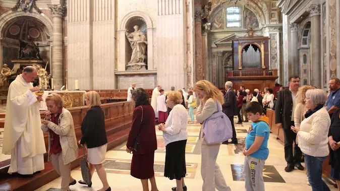 Messa per i diseredati | Messa per i diseredati, Basilica di San Pietro, 9 maggio 2015 | Bohumil Petrik / Catholic News Agency