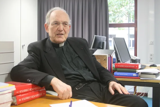 Monsignore Helmut Moll | Monsignore Helmut Moll nel suo ufficio nell'arcidiocesi di Colonia  | Arcidiocesi di Colonia