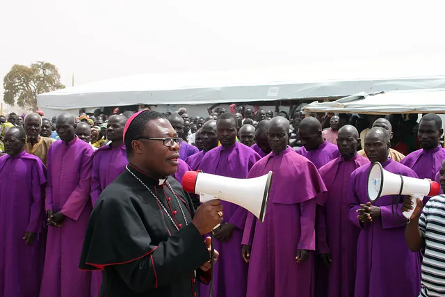 Monsignor Bruno Ateba, vescovo della diocesi camerunense di Maroua-Mokolo | Monsignor Bruno Ateba, vescovo della diocesi camerunense di Maroua-Mokolo | @ACS