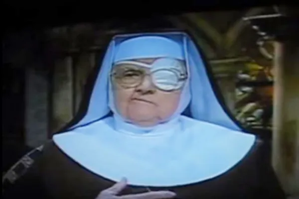 Una immagine di Madre Angelica quando, con una benda sull'occhio, predicava comunque in diretta su EWTN / You Tube screenshot