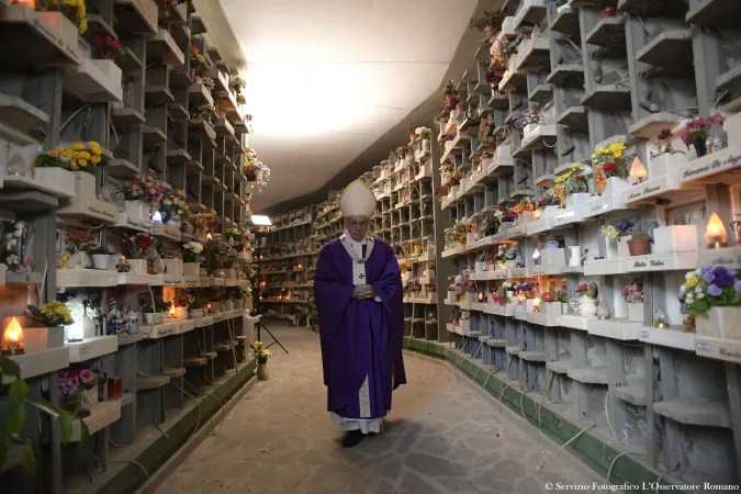 Il Papa visita il Cimitero di Prima Porta |  | Osservatore Romano 