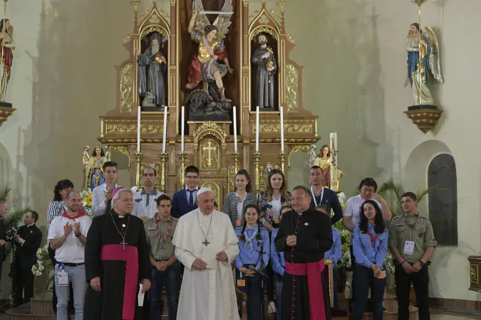 Papa Francesco nella Chiesa di San Michele Arcangelo a Rakovsky |  | Vatican Media - ACI Group