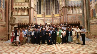 I medici cattolici riuniti ad Assisi mettono al centro la sfida della compassione 