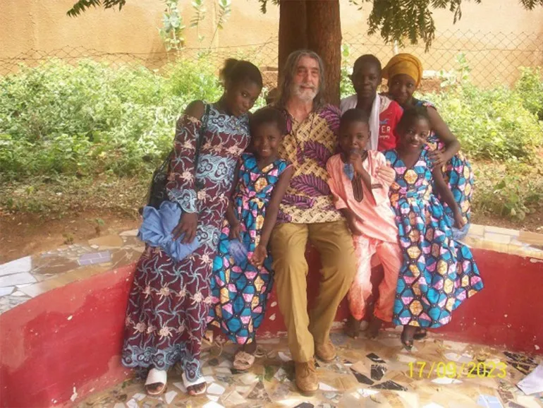 P. Armanino in Niger - Società Missioni Africane