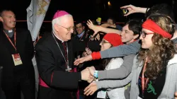 L'Arcivescovo Nosiglia e i giovani / sindone.org