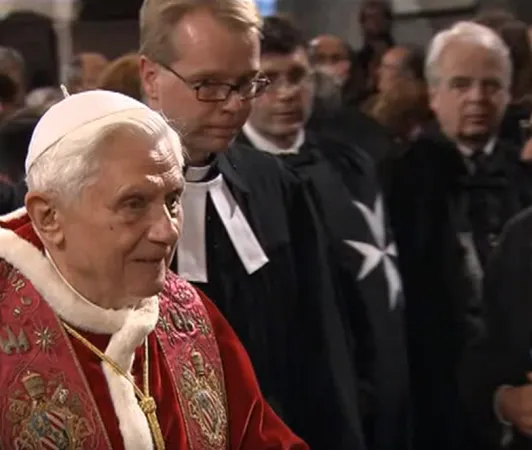 Papa Benedetto XVI entra nella Chiesa luterana di Roma |  | CTV