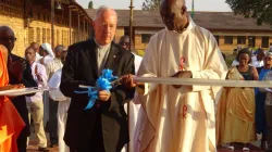 Fratel René Stockman apre un centro dei Fratelli della Carità in Rwanda / Sito Ufficiale Fratelli della Carità