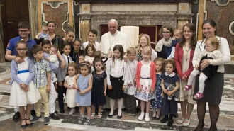 Il Papa: “La famiglia è un tesoro, non un pezzo da museo”