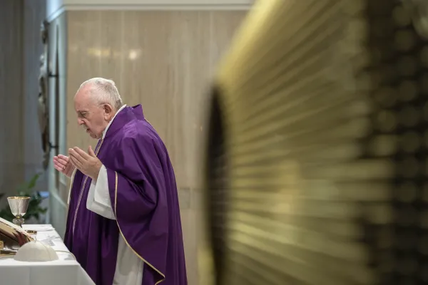 Papa Francesco celebra la Messa a Santa Marta / Vatican Media / ACI Group