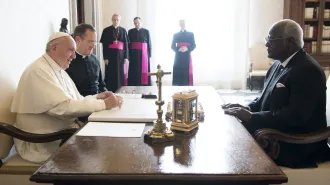 L'impegno della Chiesa in Africa: Papa Francesco incontra il presidente della Sierra Leone