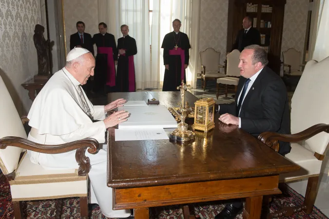 Papa Francesco con il Presidente Margvelashvili |  | L'Osservatore Romano