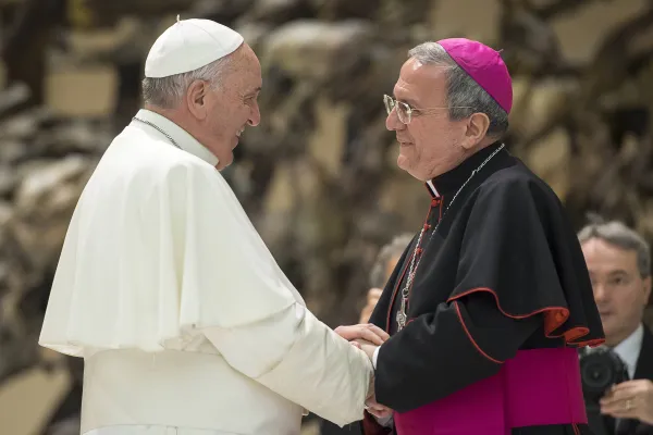 Papa Francesco con il vescovo di Isernia Camillo Cibotti / @Osservatore Romano