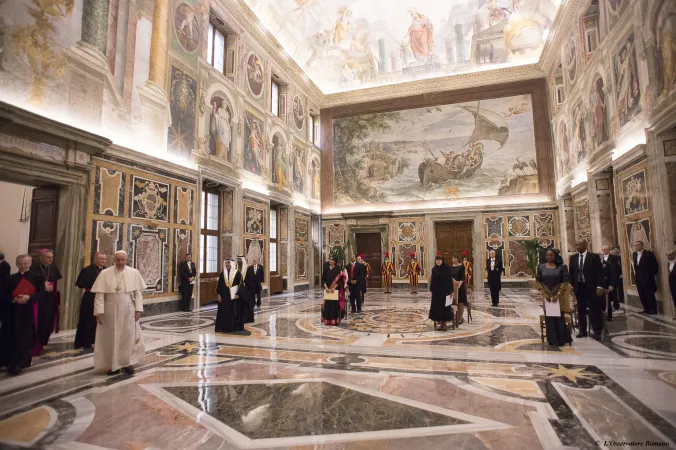 Papa Francesco e nuovi ambasciatori | Papa Francesco riceve un gruppo di ambasciatori accreditati presso la Santa Sede  | L'Osservatore Romano / ACI Group