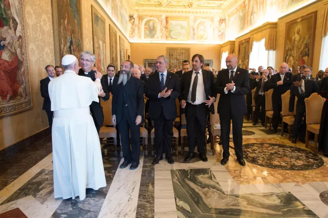 Il Papa riceve i parteciopanti al Simposio promosso dall’Organizzazione degli Stati Americani e dall’Istituto del Dialogo Interreligioso di Buenos Air |  | Osservatore Romano