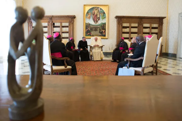 L'incontro di Papa Francesco con i presuli della Repubblica Democratica del Congo in visita ad limina, 4 maggio 2015 / L'Osservatore Romano / ACI Group
