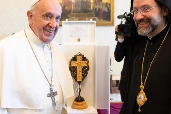 Papa Francesco e il metropolita Job di Telmessos durante l'incontro in Vaticano del 28 giugno 2019 / Vatican Media / ACI Group
