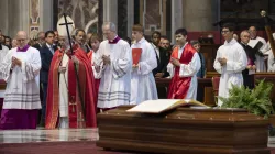Papa Francesco alle esequie del Cardinale Achille Silvestrini, Basilica Vaticana, 30 agosto 2019  / Vatican Media / ACI Group