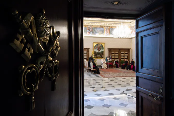 Papa Francesco nella Biblioteca del Palazzo Apostolico  |  | Vatican Media 